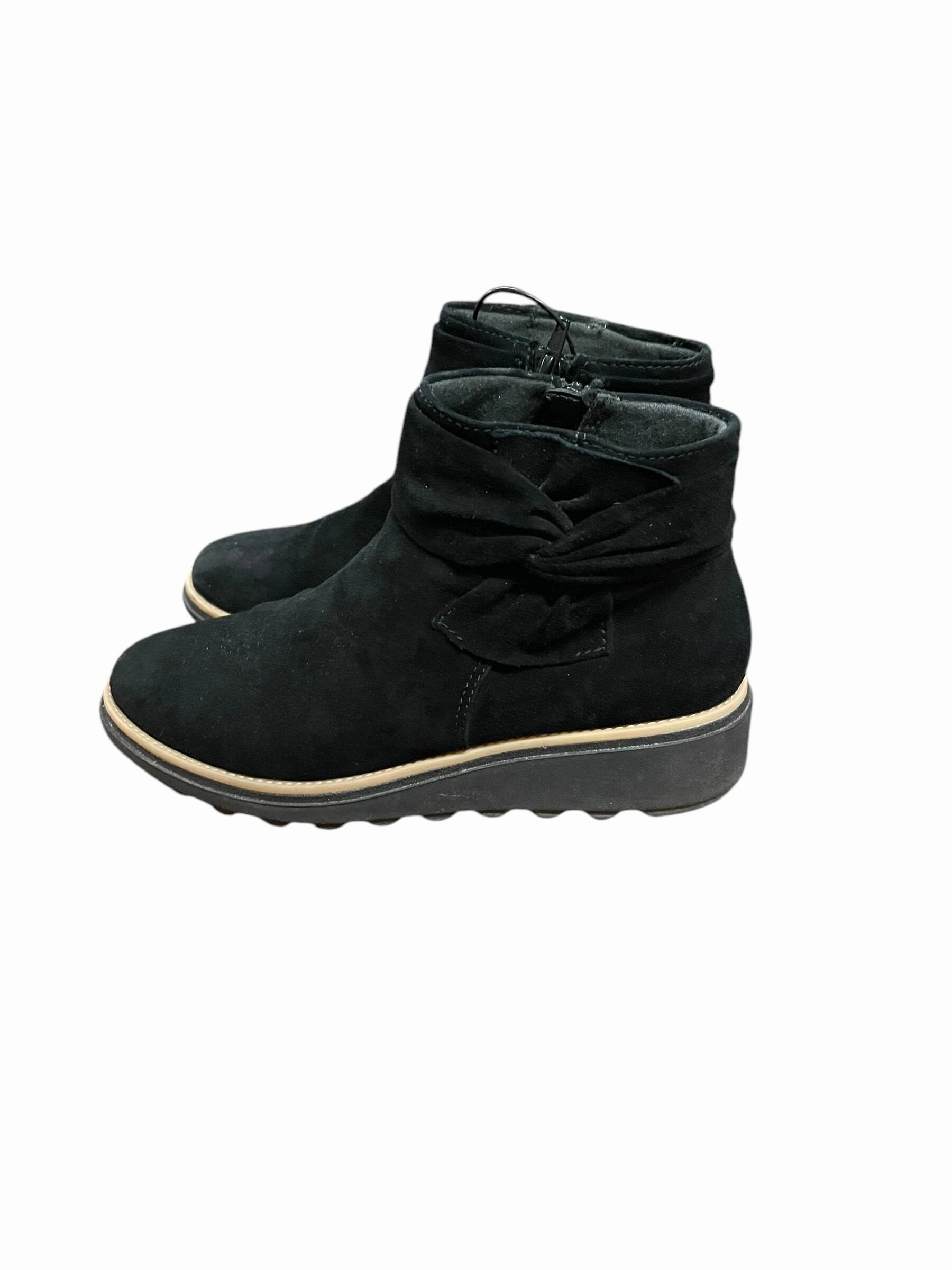 Boots Ankle Flats By Clarks  Size: 6.5