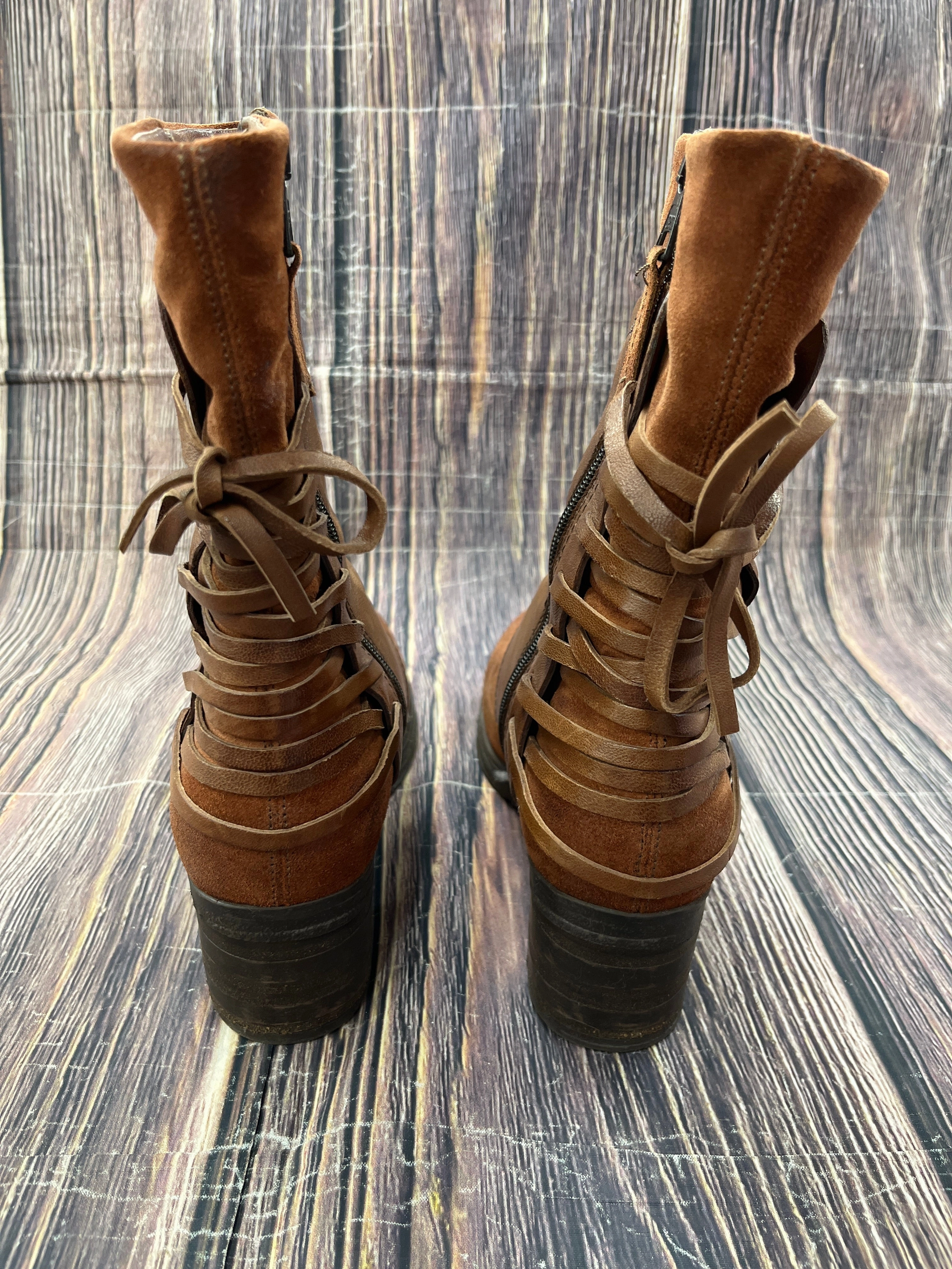 Boots Ankle Heels By Miz Mooz In Rust, Size: 6.5