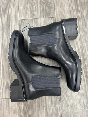 Boots Ankle Heels By Vince Camuto In Black, Size: 12