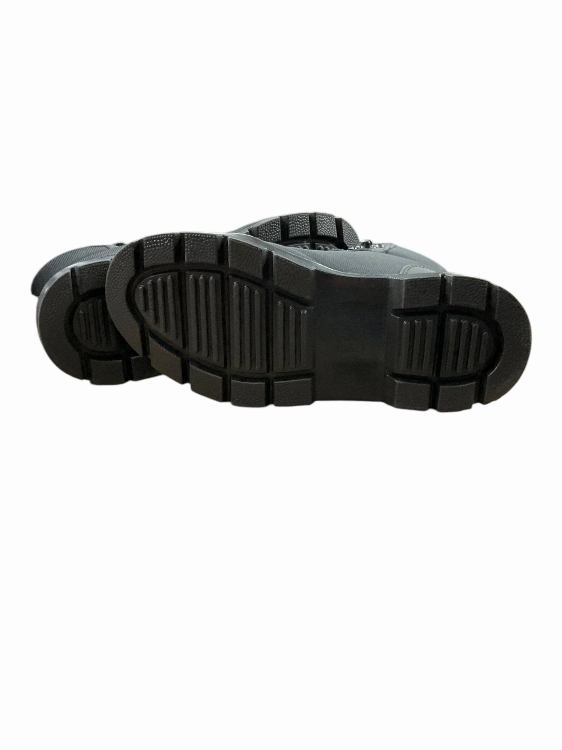 Boots Combat By Dr Martens  Size: 9