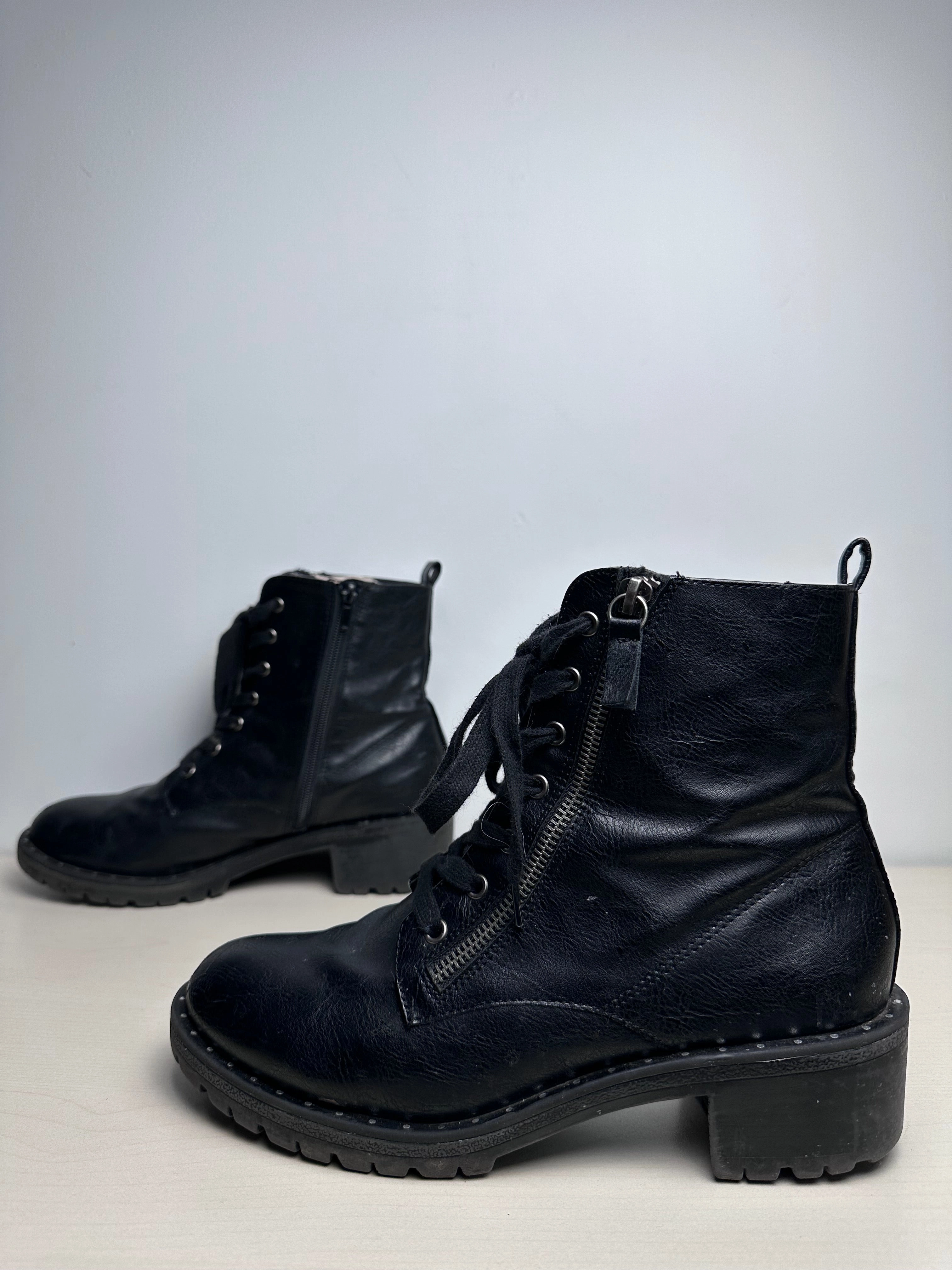Boots Combat By Report In Black, Size: 9