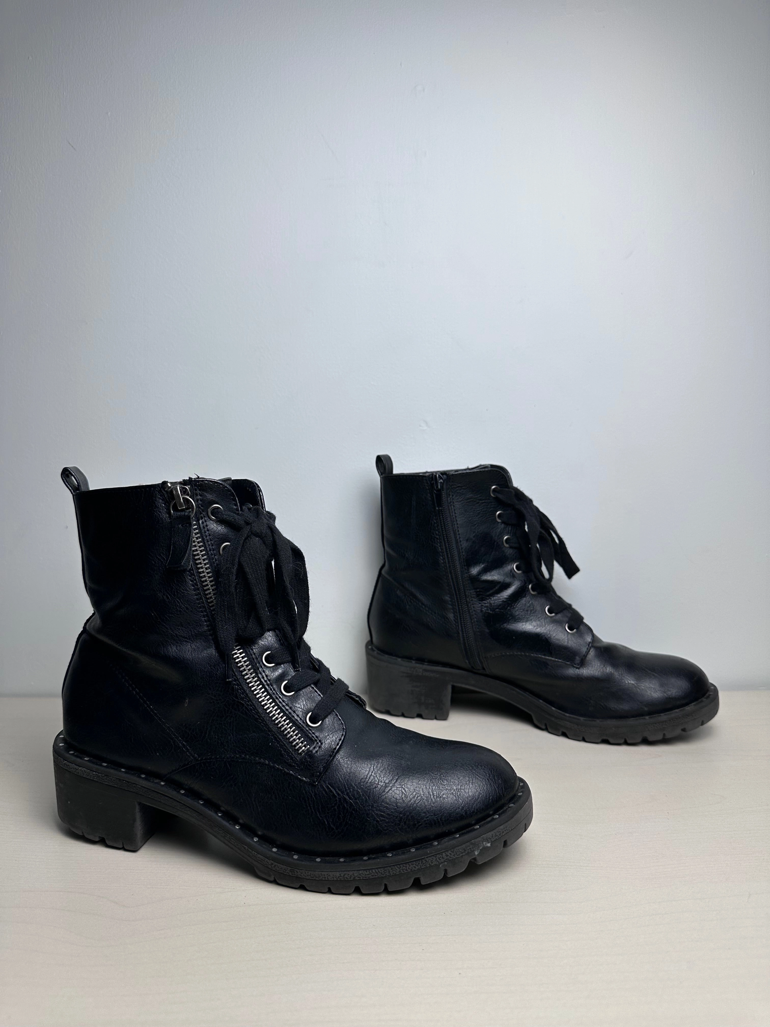 Boots Combat By Report In Black, Size: 9