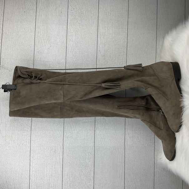 Boots Knee Flats By Marc Fisher In Brown, Size: 8