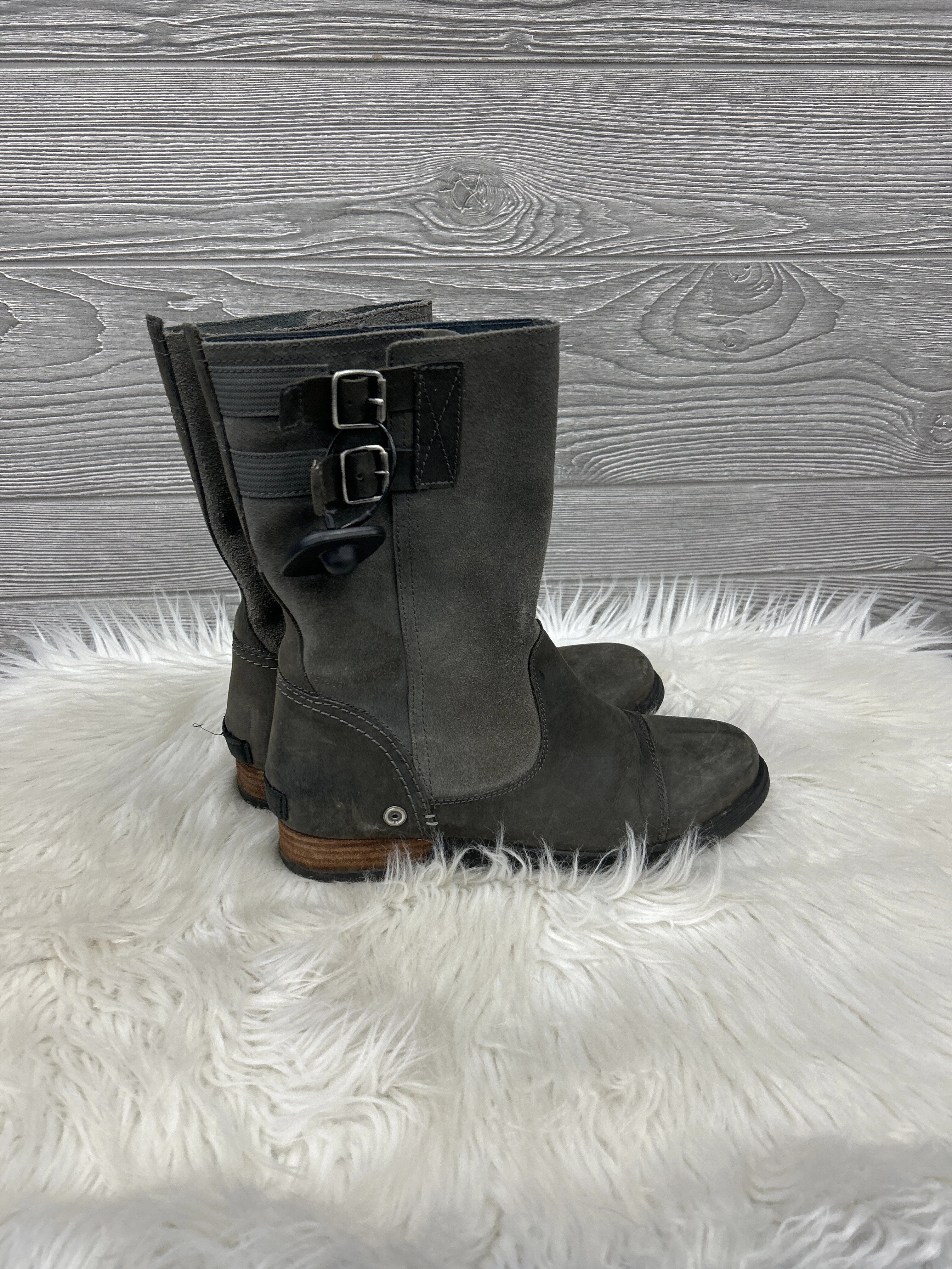 Boots Mid-calf Flats By Sorel  Size: 8.5