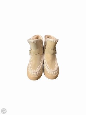 Boots Snow By Blondo  Size: 7