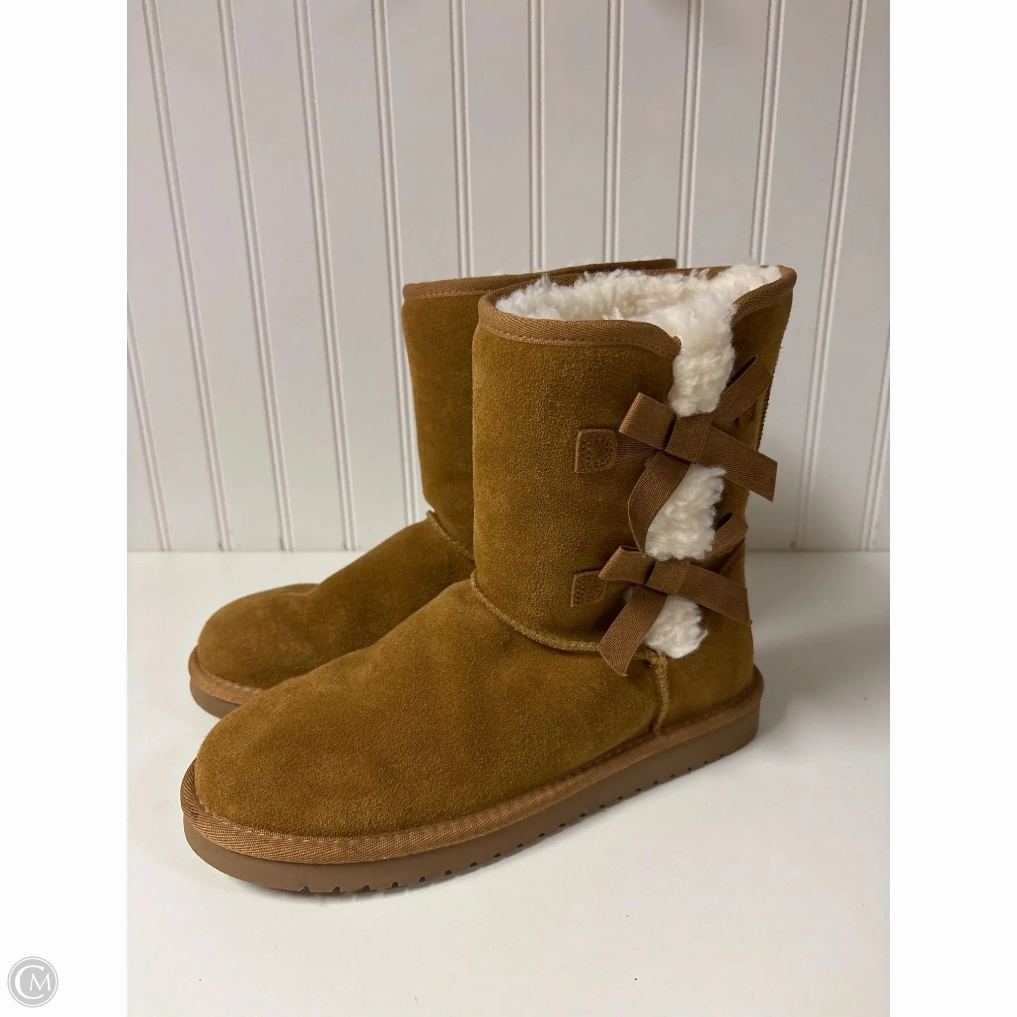 Boots Snow By Koolaburra By Ugg In Tan, Size: 8