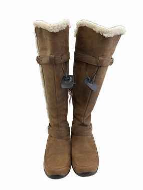 Boots Snow By The North Face  Size: 8