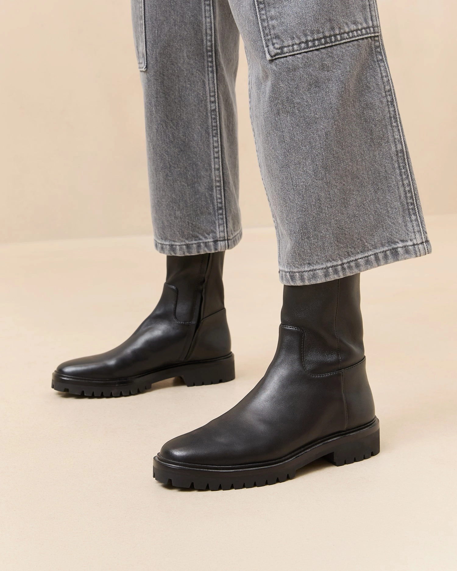 Danny Black Mid Lug Boot