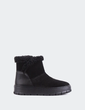 Primord Black Suede
