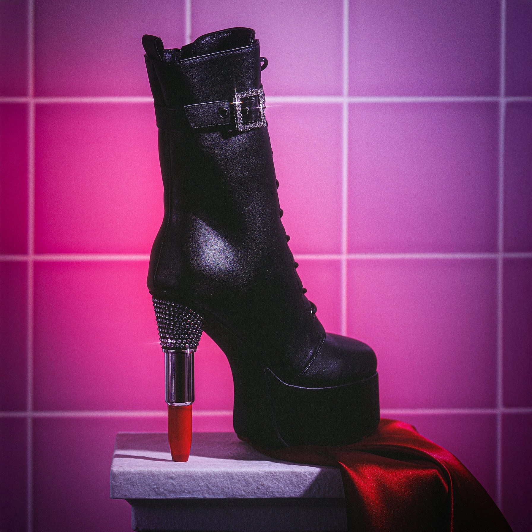 Thrill Me Lipstick Heeled Boots - Black